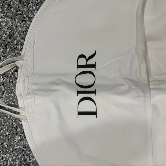 Brand new Dior garment bag 100% cotton - Picture 2 of 3